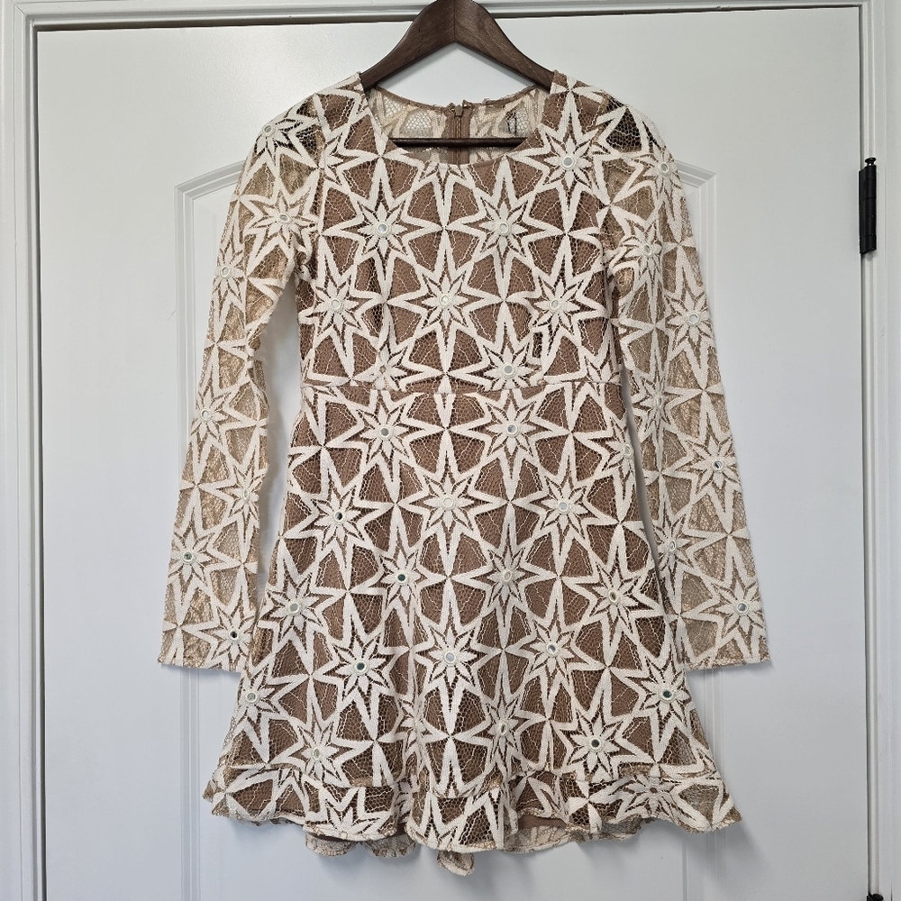 NWT For Love & Lemons Women Mini Star Dress Nude White Lace Size Medium Graduate - Picture 2 of 11